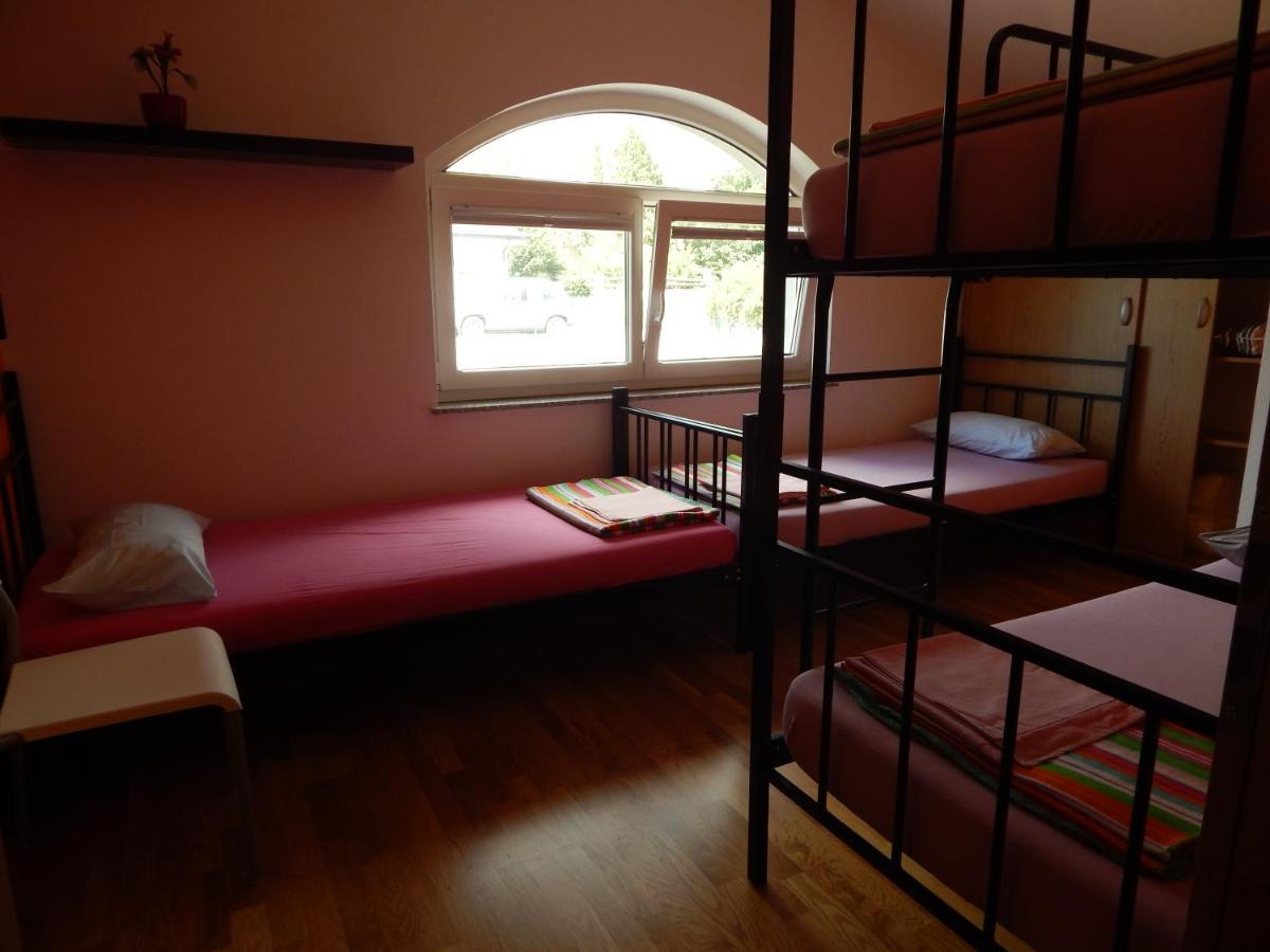 Hostel Ociski Raj Kozina Rom bilde