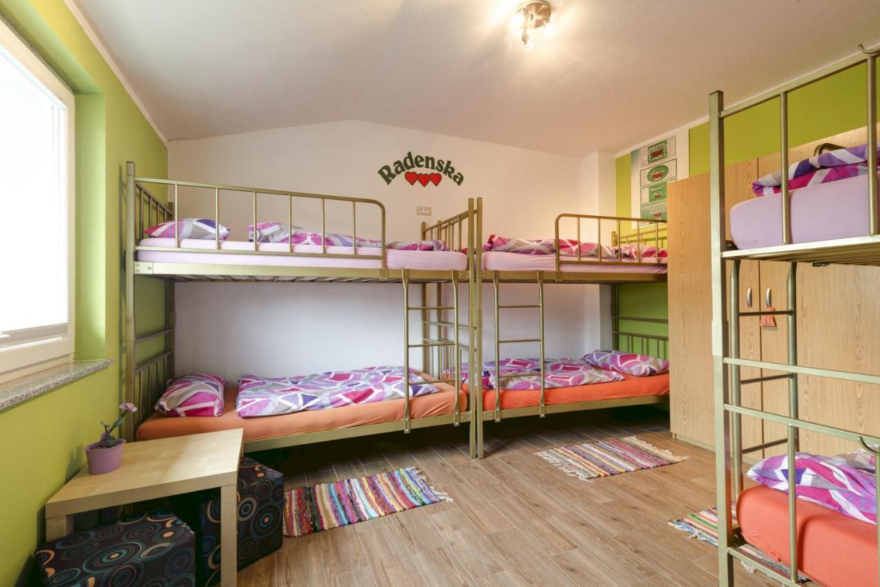 Hostel Ociski Raj Kozina Rom bilde