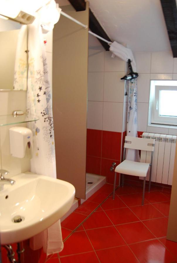 Hostel Ociski Raj Kozina Rom bilde